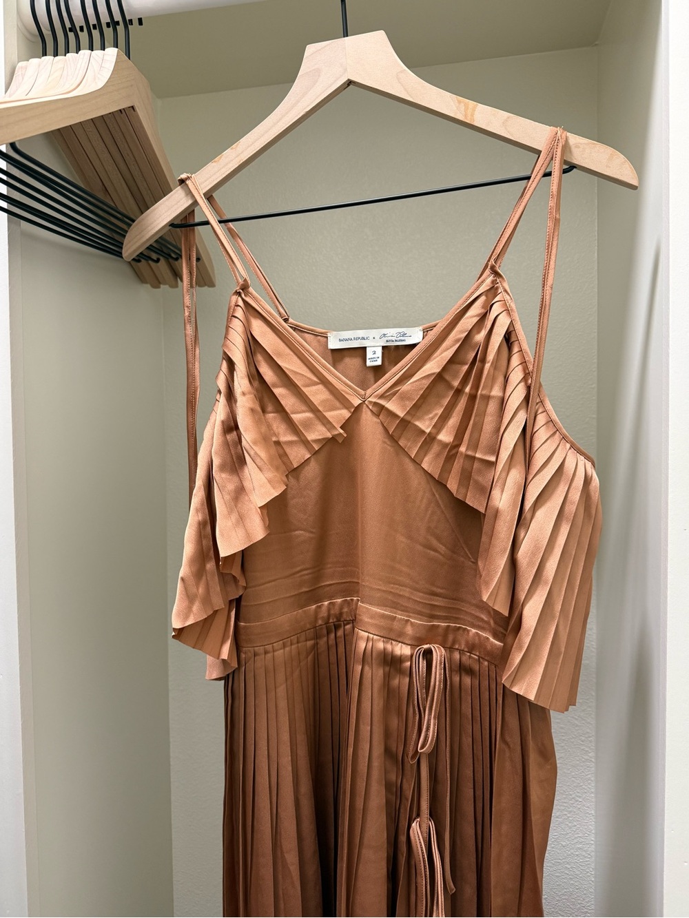 Banana Republic Copper Pleated V-Neck Maxi Dress - Picture 2 of 12